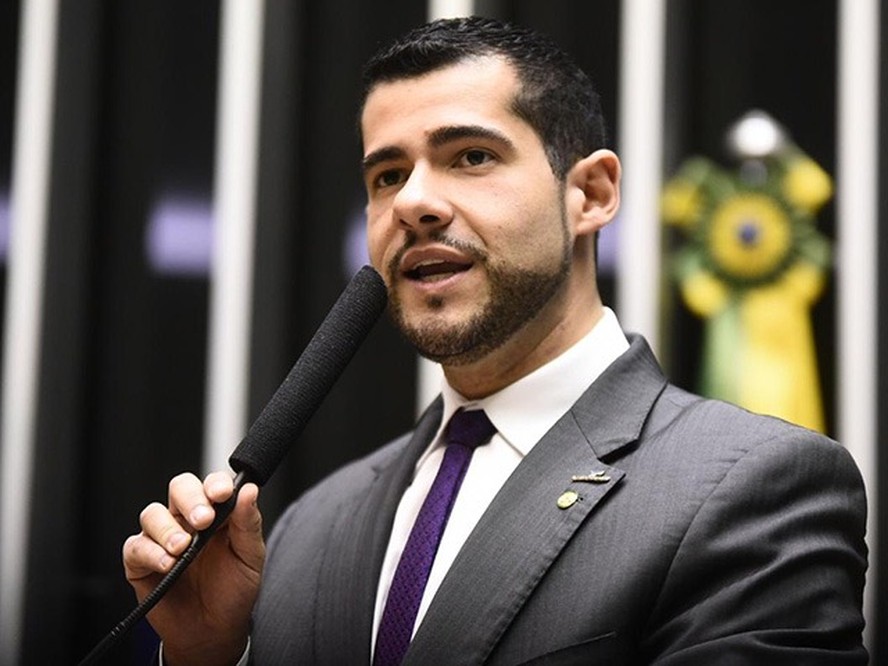 Pol&iacute;cia apreende arma de deputado federal que matou assaltante em tentativa  de roubo