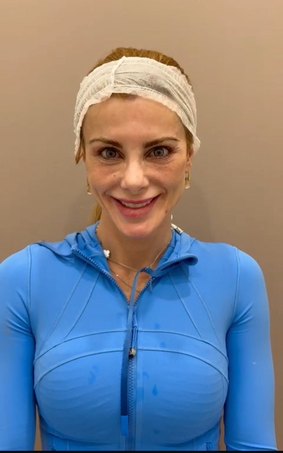 Rotina de beleza coreana: Deborah Albuquerque evita plástica com tratamentos estéticos de última geração — Foto: Divulgação