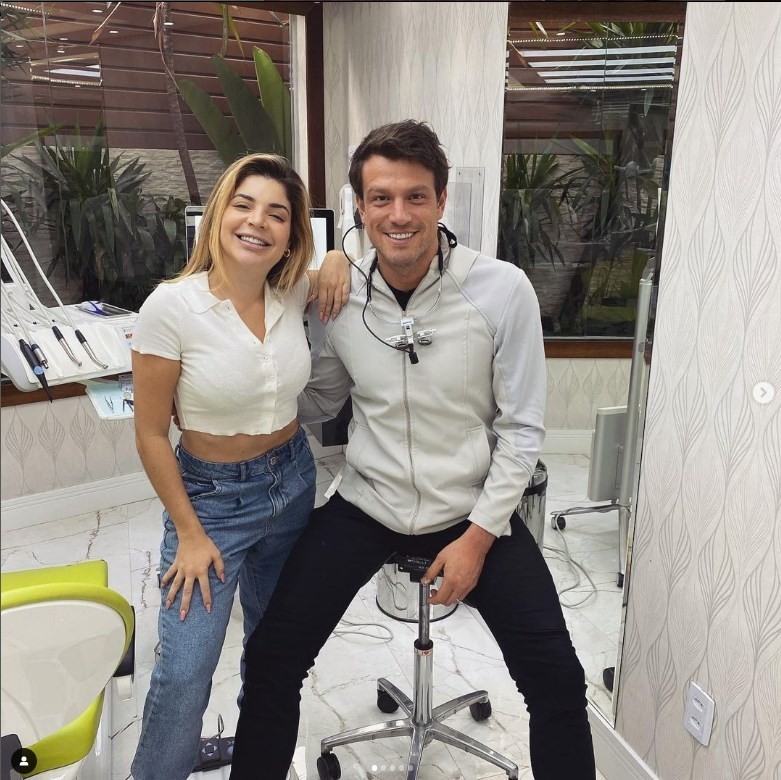Gkay e o cirurgião-dentista Rafael Puglisi — Foto: Reprodução/Instagram