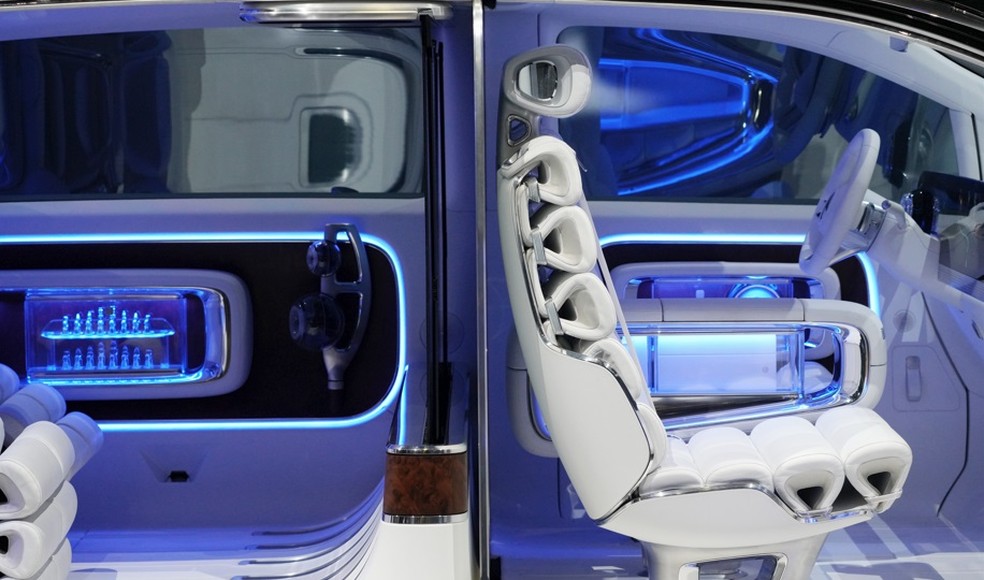 Interior do carro da Mercedes — Foto: Qilai Shen/Bloomberg