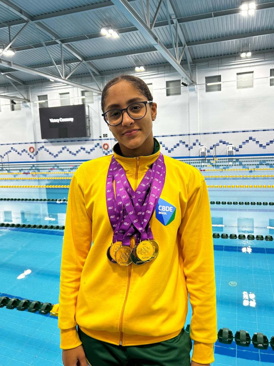 Nadadora carioca ganha nove medalhas e brilha nos Jogos Mundiais Estudantis