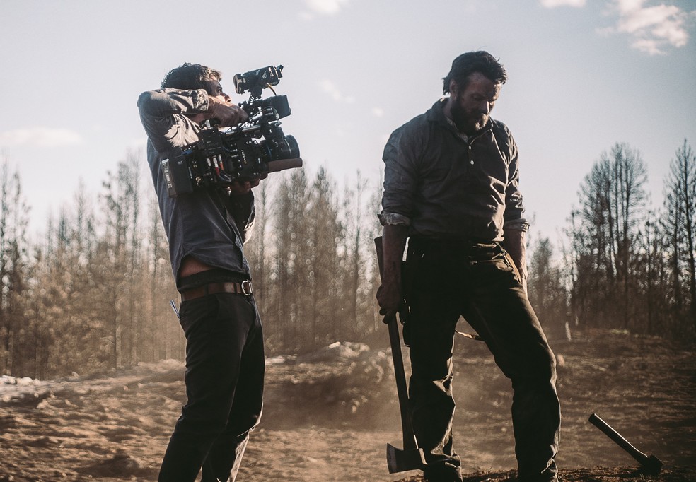 Diretor de fotografia Adolpho Veloso e ator Joel Edgerton em "Sonhos de trem" — Foto: Daniel Schaefer/Divulgação