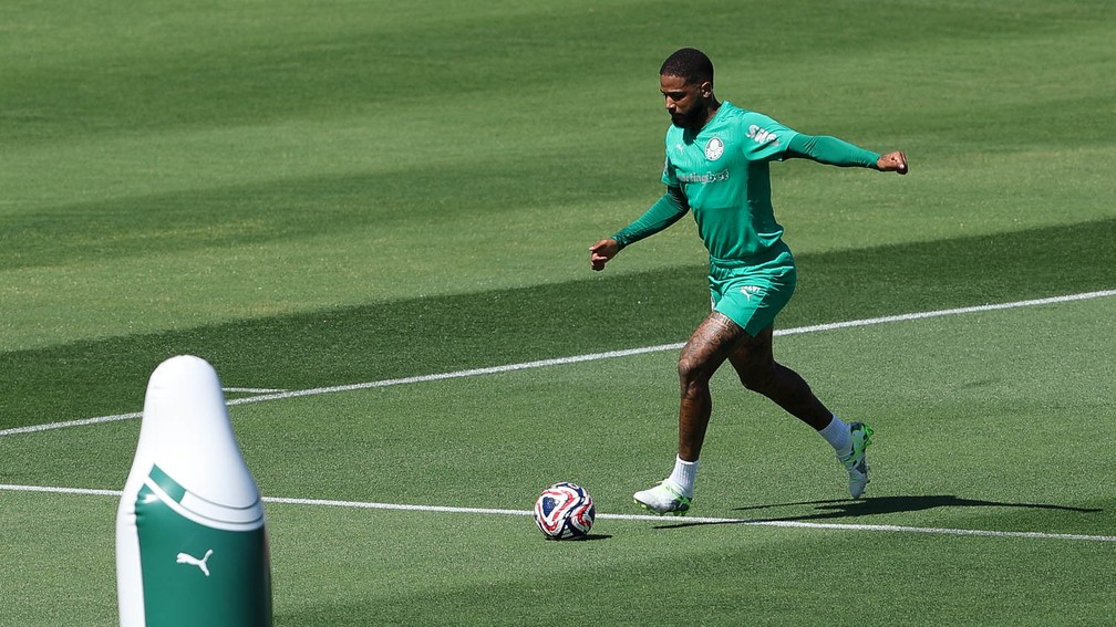 Micael em treino do Palmeiras — Foto: Cesar Greco/Palmeiras