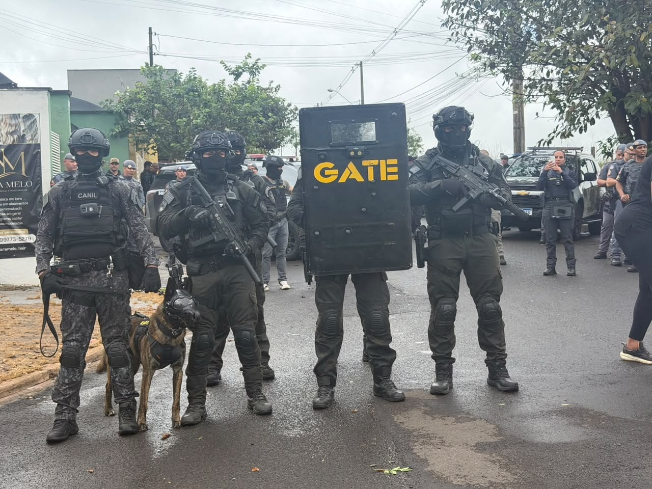 Homem é preso em SP após ameaçar com faca e manter mulher e bebê de 8 meses reféns por seis horas