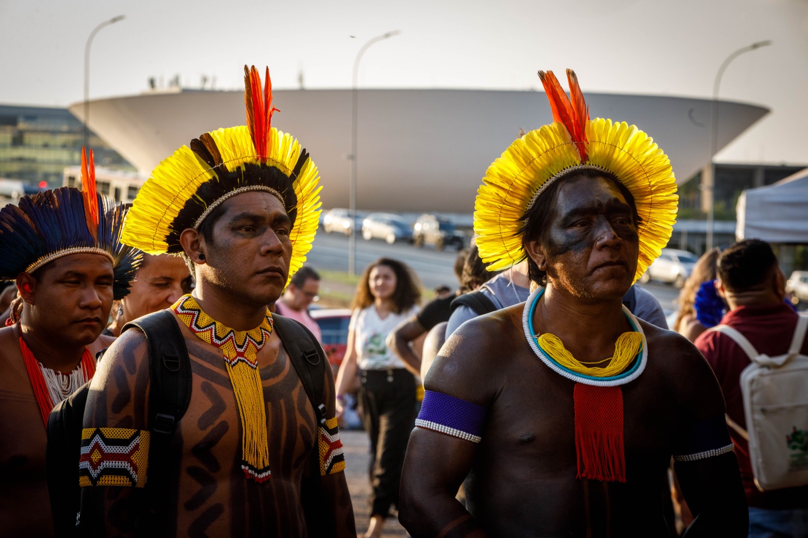 Indígenas acompanham votação no STF sobre o marco temporal — Foto: Brenno Carvalho/Agência O Globo