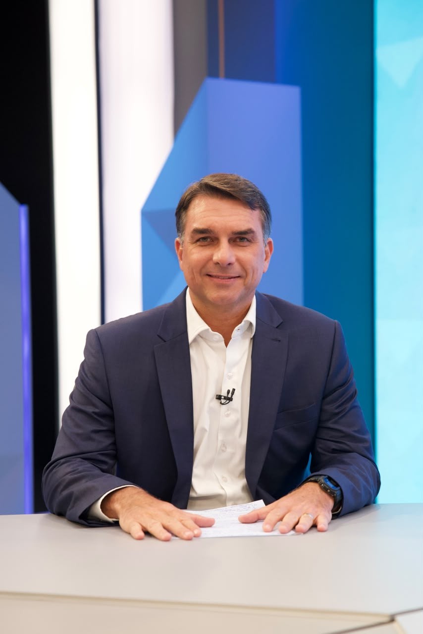 Flávio Bolsonaro na TV Globo: candidato foge das perguntas e deixa dúvidas sobre suas ideias e propósitos