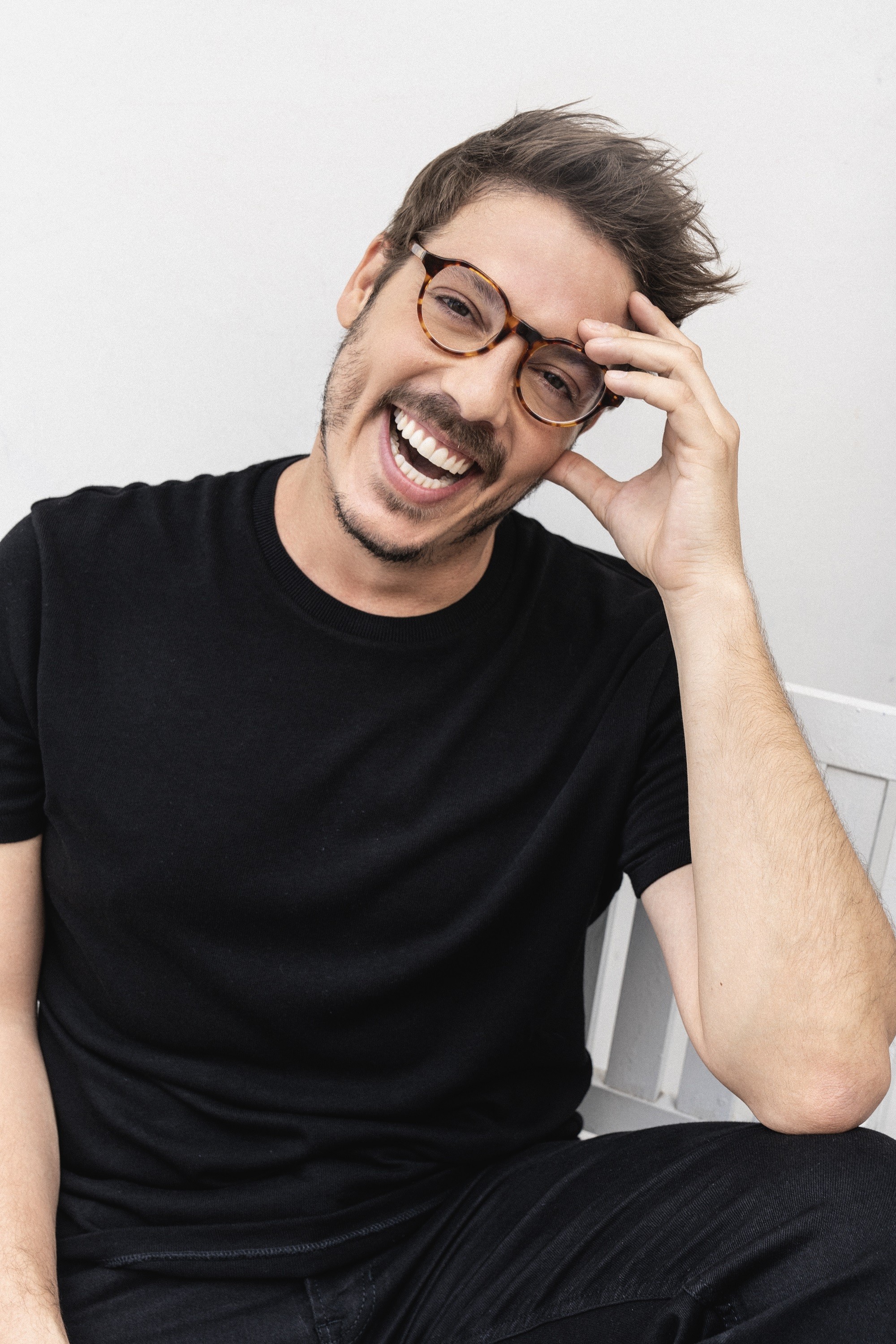 Fabio Porchat fala sobre haters e planos de casamento com Priscila Castello Branco