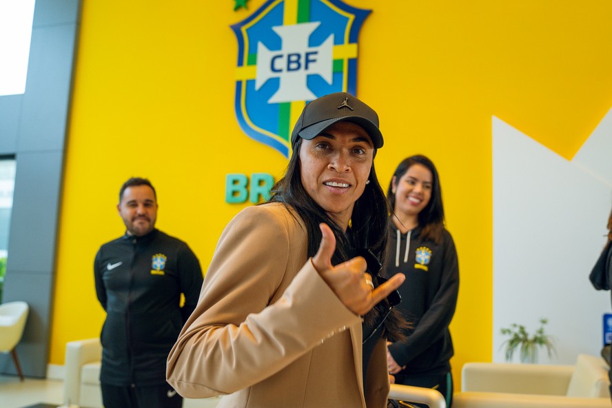 Marta se apresentou a seleção feminina que irá disputar as Olimpíadas de Paris