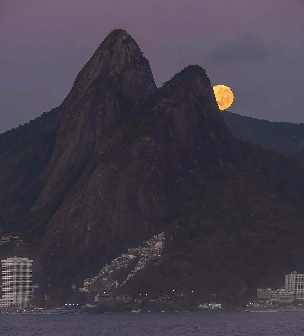 Fotógrafo revela bastidores de clique da Lua 'sorrindo' em Niterói e ...