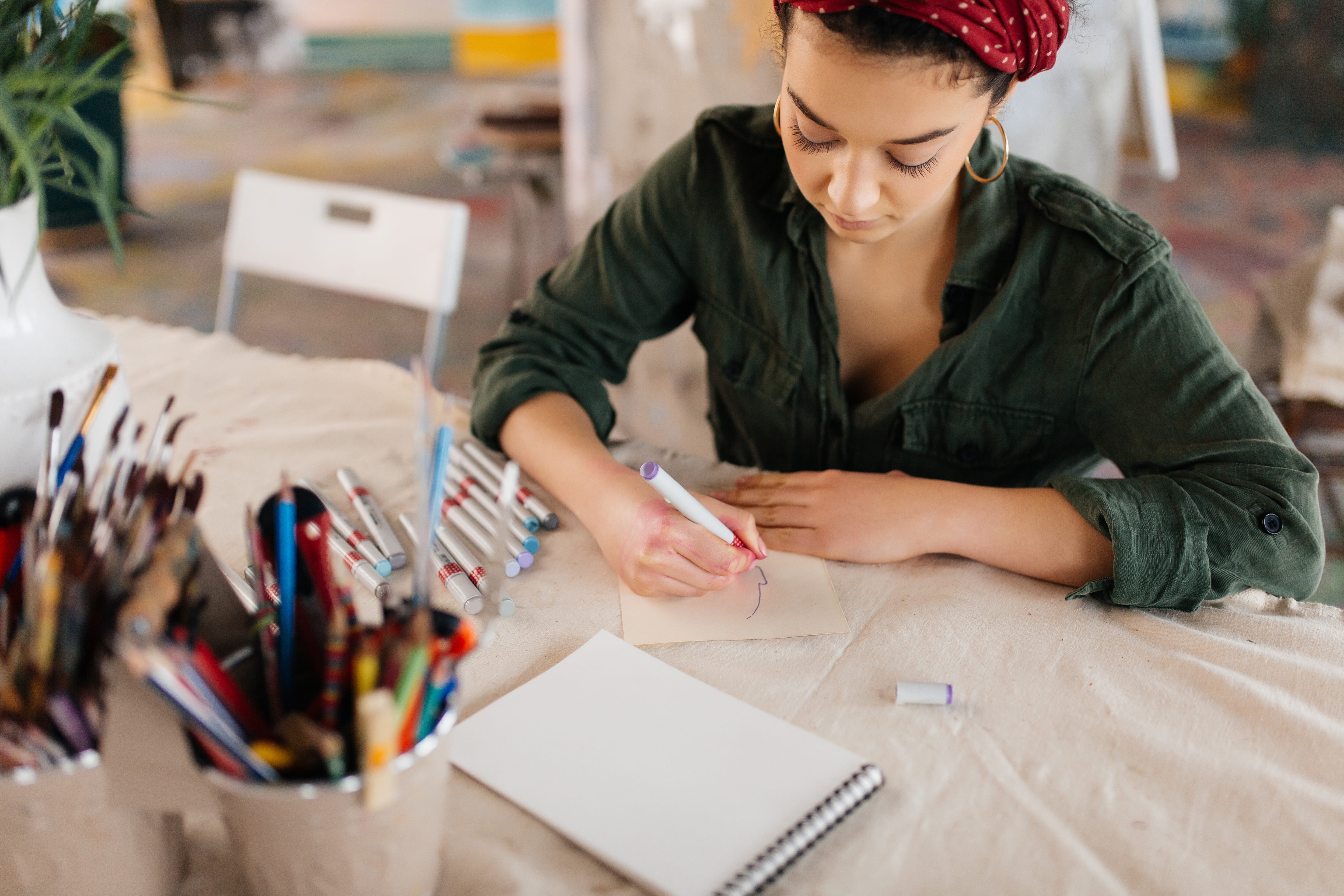 Costurar, desenhar: especialistas explicam como os trabalhos manuais  reduzem a ansiedade e a depressão