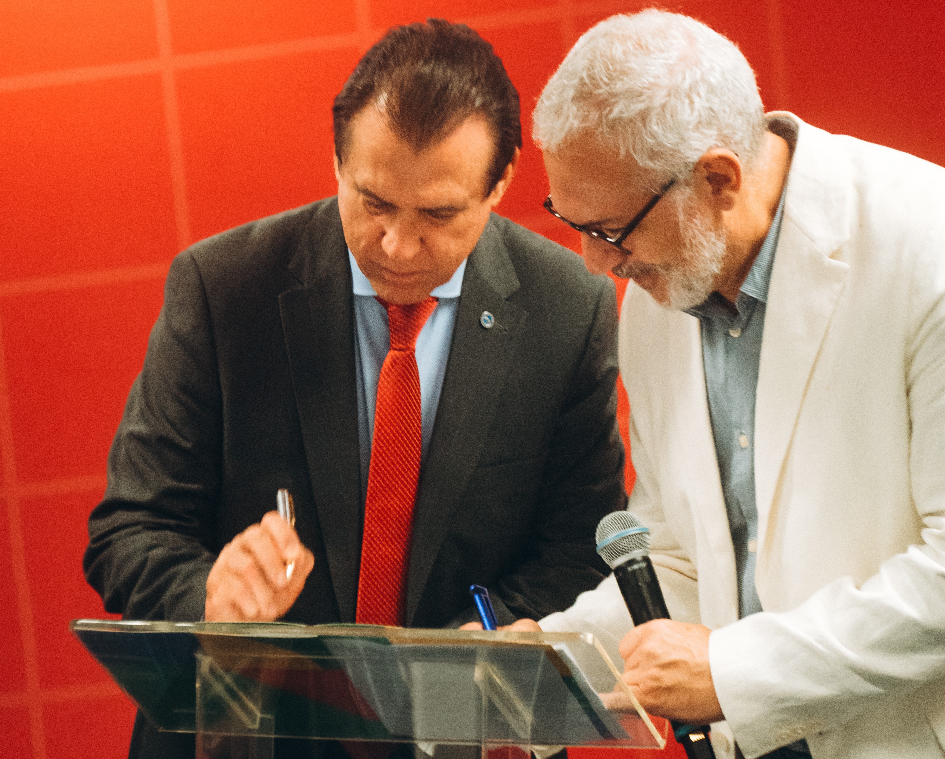 Fundação Roberto Marinho e Ministério do Trabalho e Emprego fazem parceria para ampliar acesso ao Encceja no país