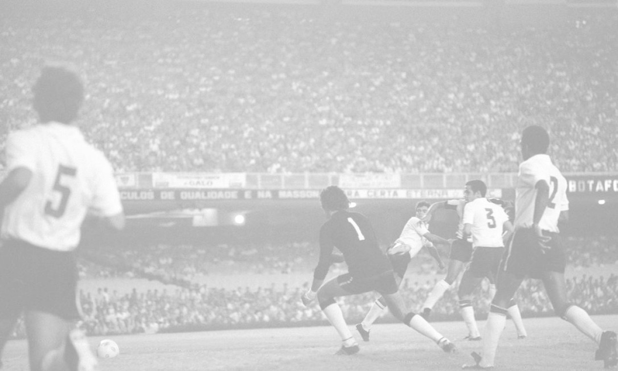 28º - ATLÉTICO-MG (1971) - Com vitória sobre o Botafogo, o Galo levou a primeira edição do nacional com o nome de Brasileiro.  — Foto: Arquivo/O Globo