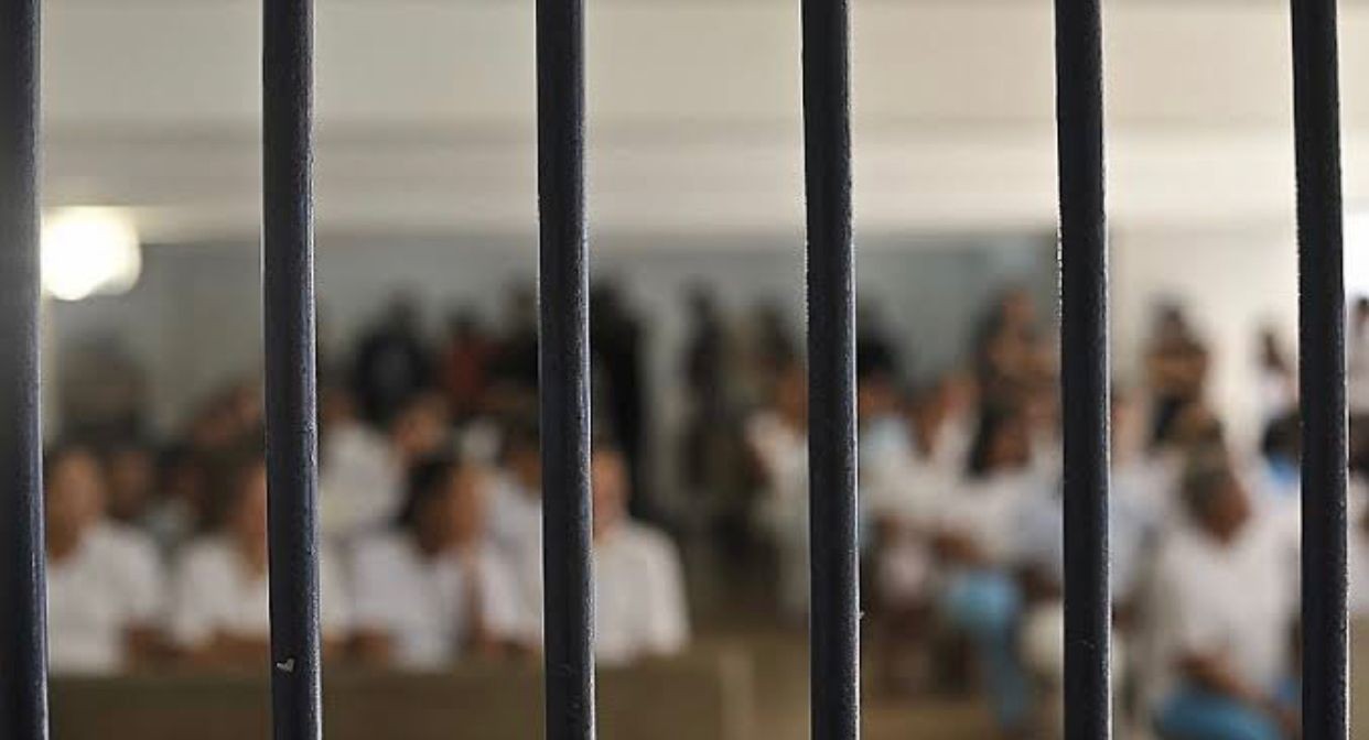 Redução da maioridade penal: com sanções a partir dos 10 anos, como menores que violam a lei são punidos pelo mundo?