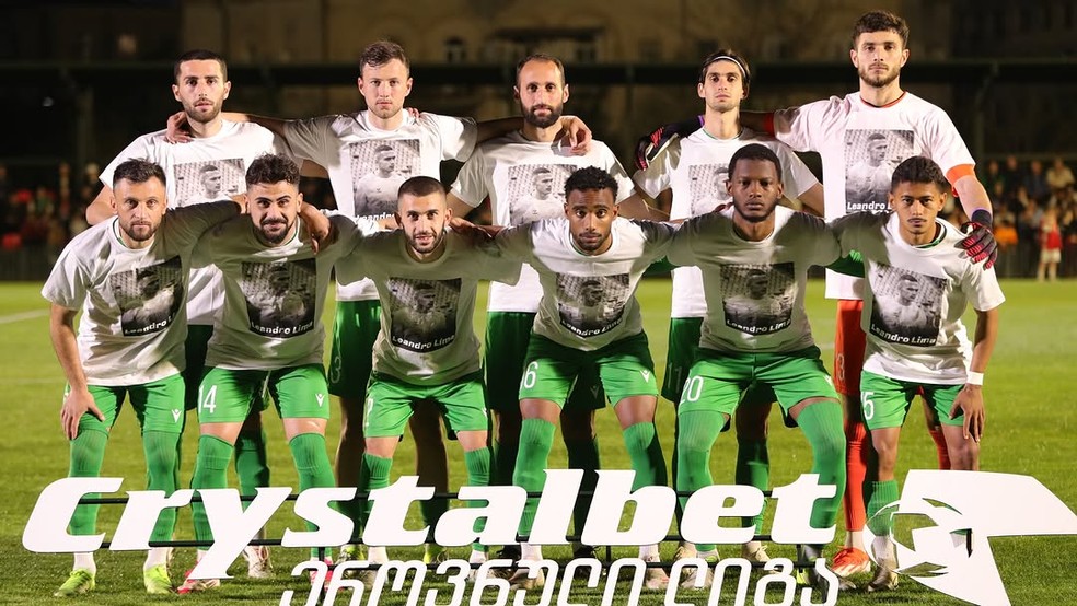 Jogadores do Samgurali em homenagem a Leandro Lima — Foto: Reprodução