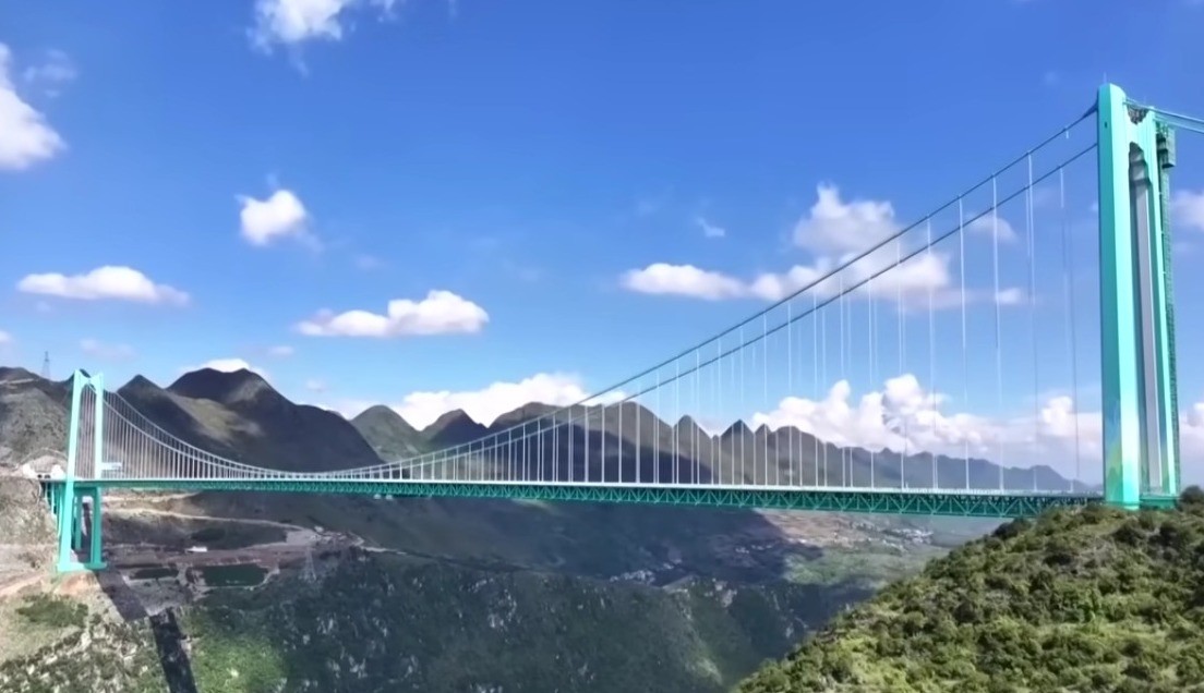 Ponte mais alta do mundo transforma cânion na China em destino turístico após receber 3,3 milhões de visitantes