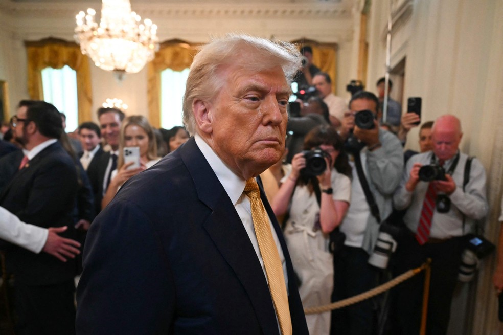 O presidente dos EUA, Donald Trump, na Casa Branca — Foto: ANDREW CABALLERO-REYNOLDS / AFP