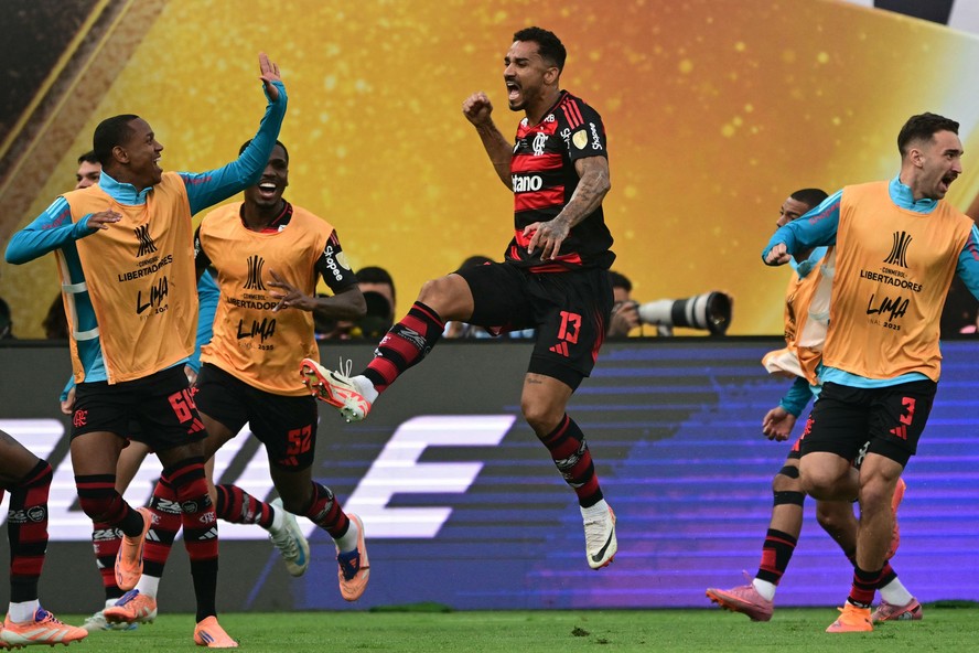 Exquisite Mengão Jogando Muito Na Vila! Gol Dele! Danilo! Com Lei Do Ex! Vamoooo! Moment in 4K