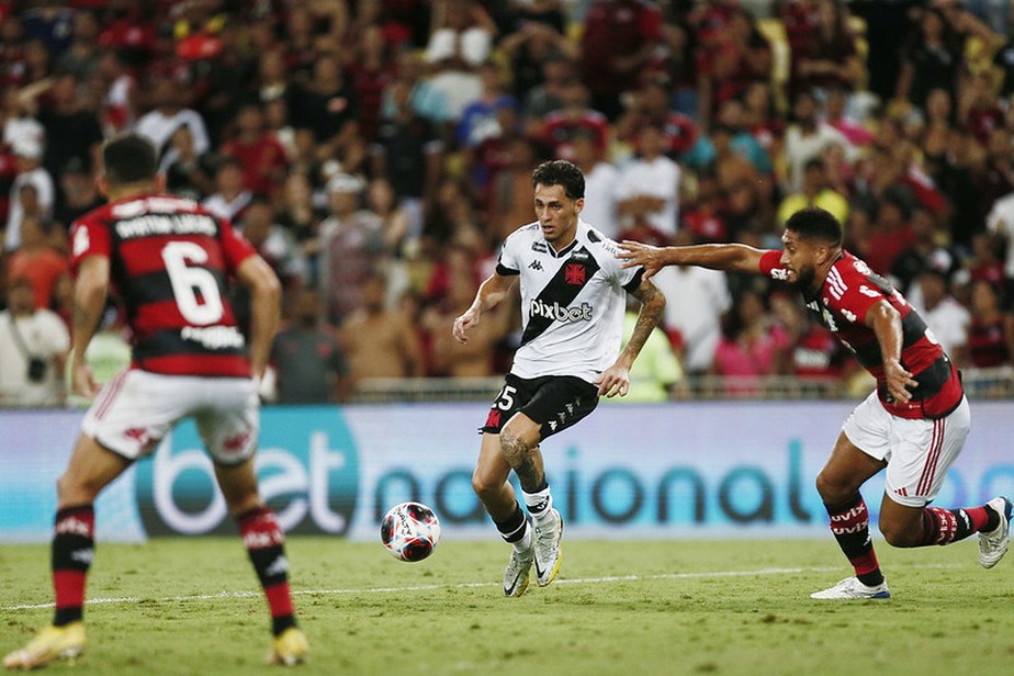 Flamengo e Vasco fazem clássico no Brasileirão sob gestões