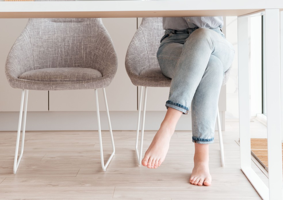 As razões psicológicas por trás das pernas inquietas são inúmeras e variadas — Foto: Freepik