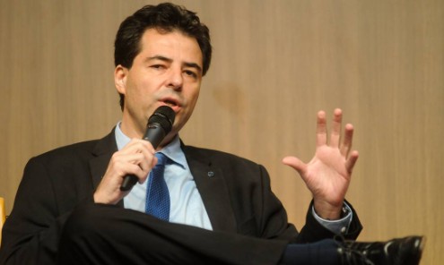 Cotado a ministro, Sachsida já entregou pacote de 200 propostas econômicas a Flávio