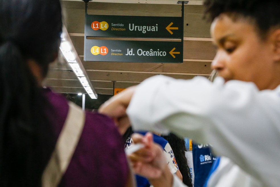 Vacinação no metrô — Foto: Divulgação: SMS/Eduardo Kapps