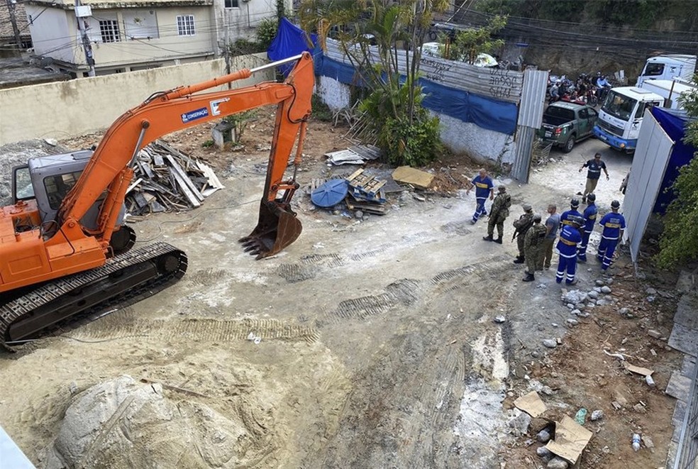 Muzema. Supermercado com estacionamento subterrâneo foi demolido em dezembro passado — Foto: Divulgação/Paulo Mac Culloch