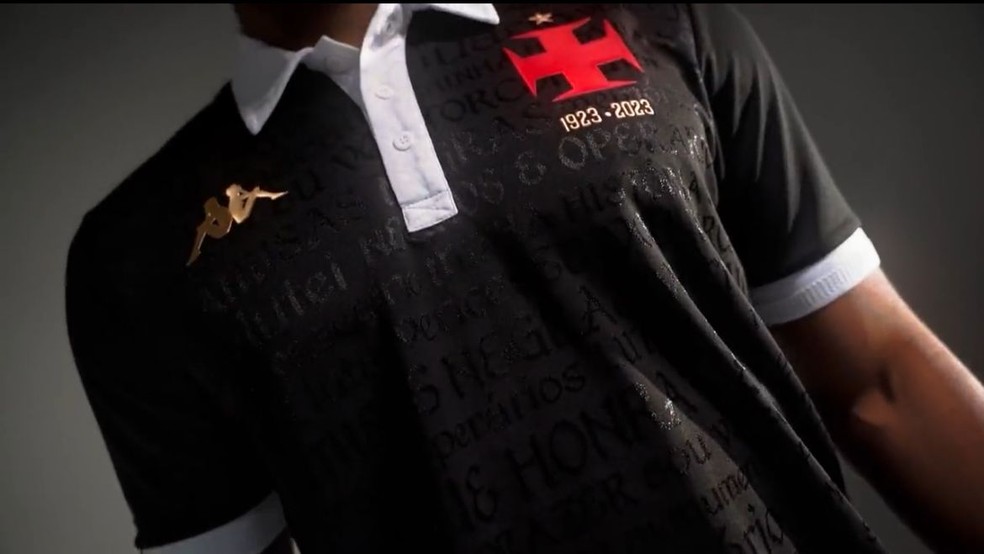 Nova terceira camisa do Vasco em homenagem aos Camisas Negras — Foto: Reprodução