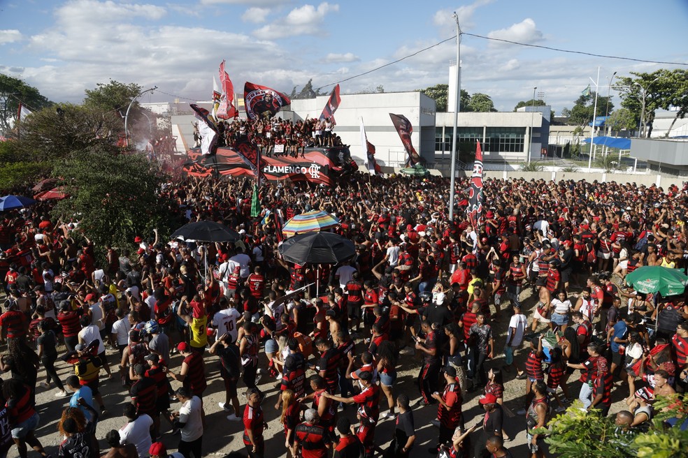 Thousands of Flamengo fans attended the AeroFla Stadium – Photo: Alexandre Cassiano
