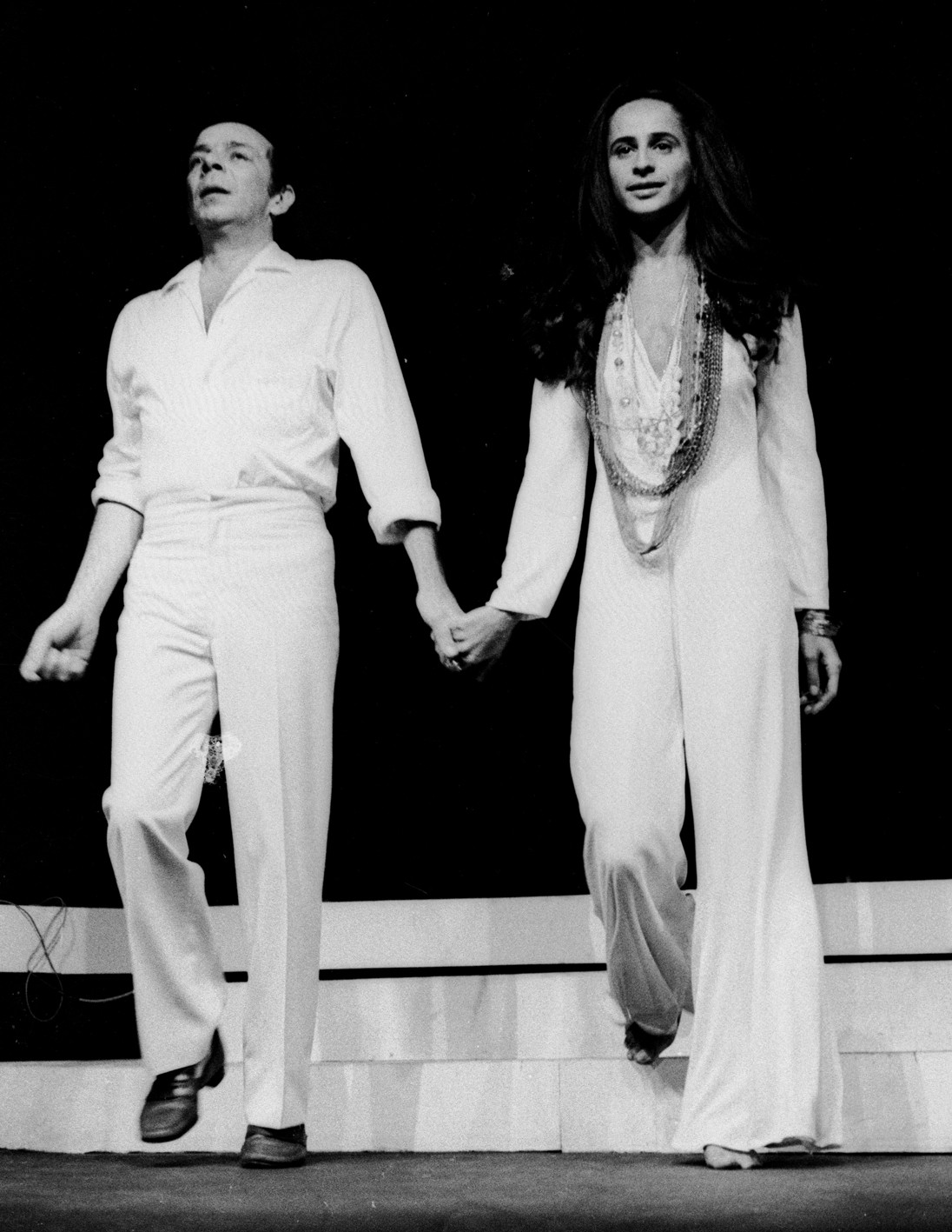 Bethânia e Ítalo Rossi no espetáculo "Brasileiro, profissão: esperança", na década de 1970 — Foto: Thereza Eugênia