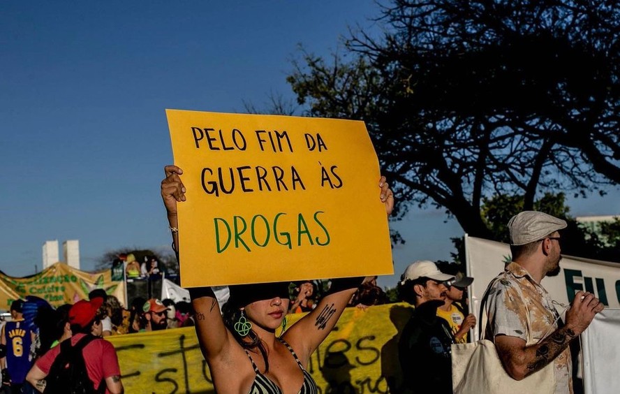 Maiores afetados pela liberação da maconha no Brasil seriam os