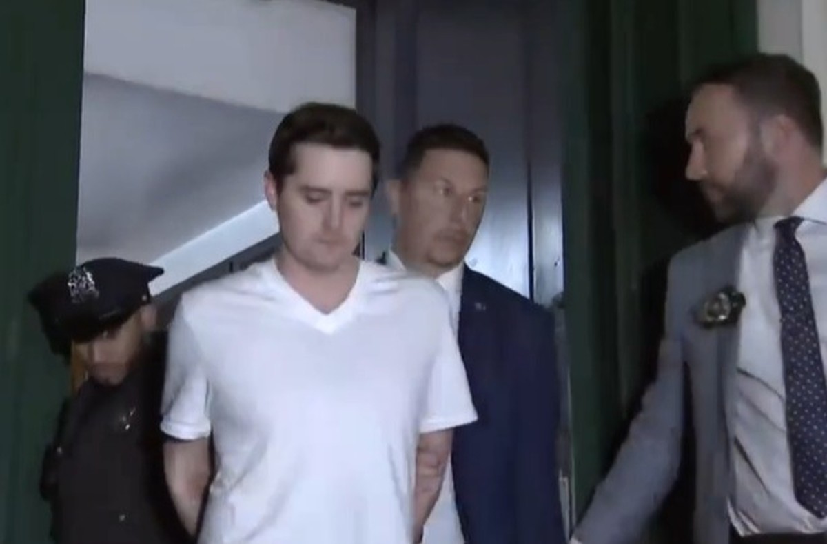 Imagem ilustrativa de "Polícia Descobre Fotos de Tortura em Residência de Crime Brutal"