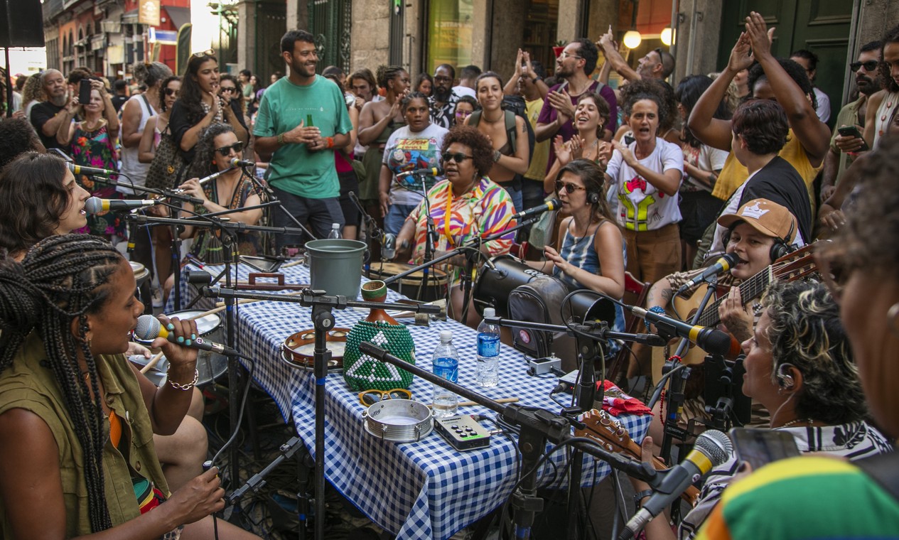 Samba de primeira: conheça as novas e disputadas rodas que vêm lotando as  ruas do Mercado e do Ouvidor