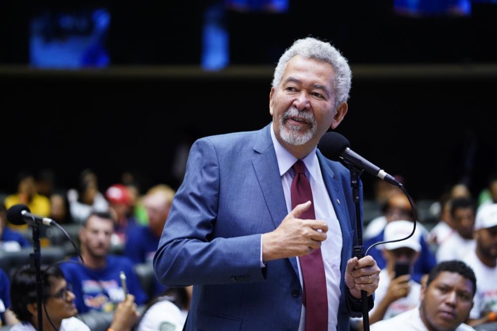 Outro titular petista na CPI é o deputado Paulão (AL) — Foto: Câmara dos Deputados