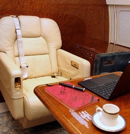 Poltrona em avião do Safra posto à venda — Foto: Reprodução