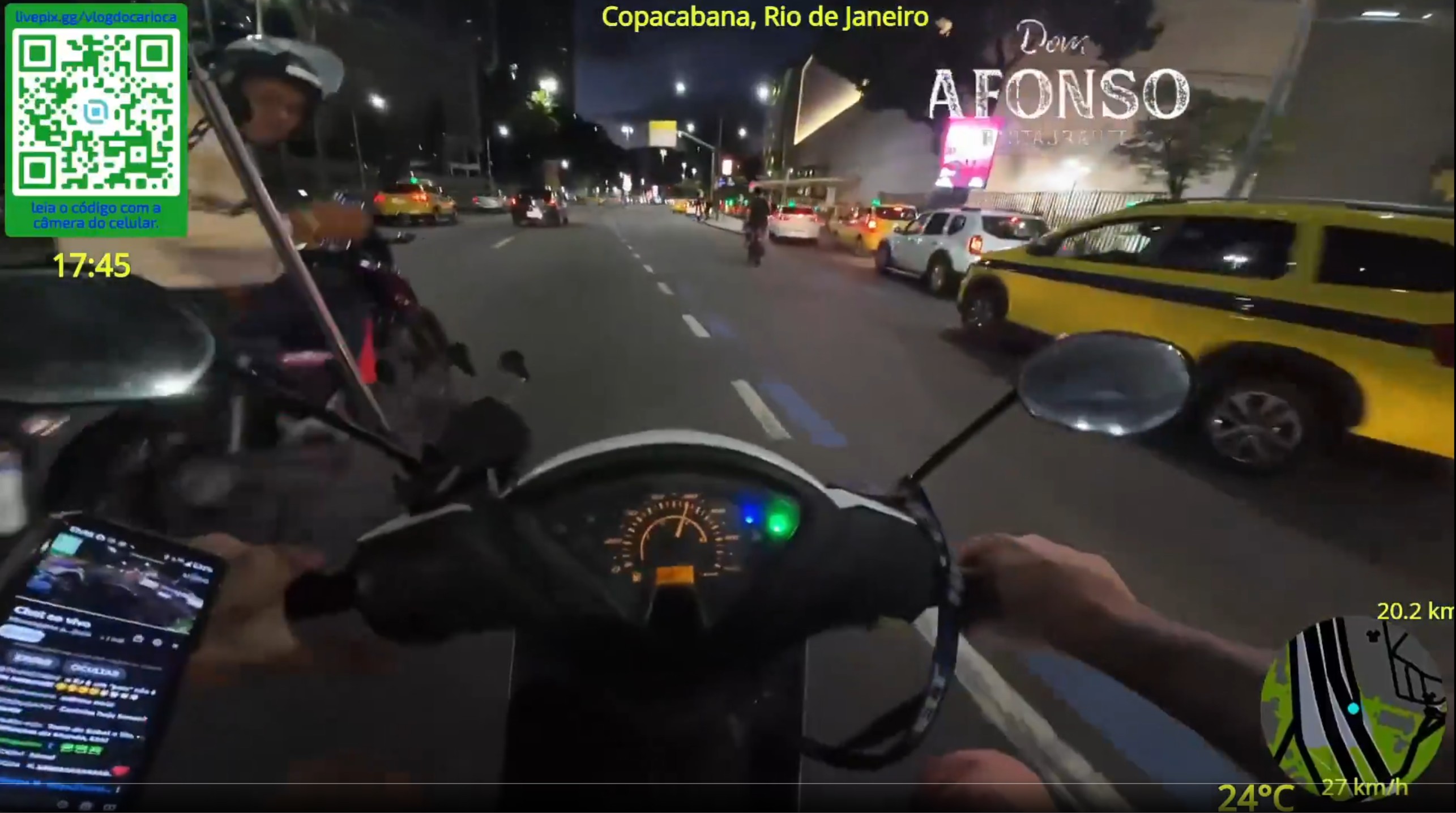 Influenciadora tailandesa tem celular roubado durante live em Botafogo; vídeo mostra ação de criminoso