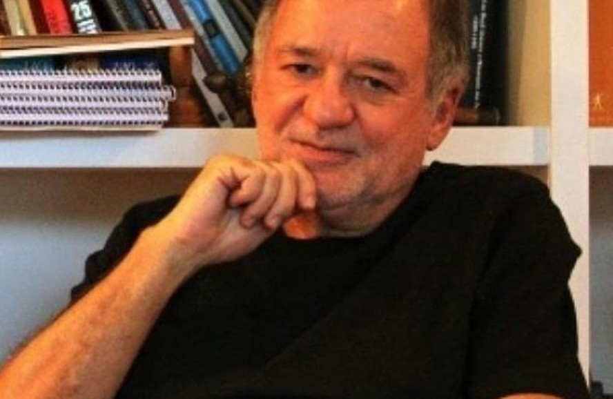 O autor de novelas e escritor Marcílio Moraes vai lançar livro na Argumento, no Leblon