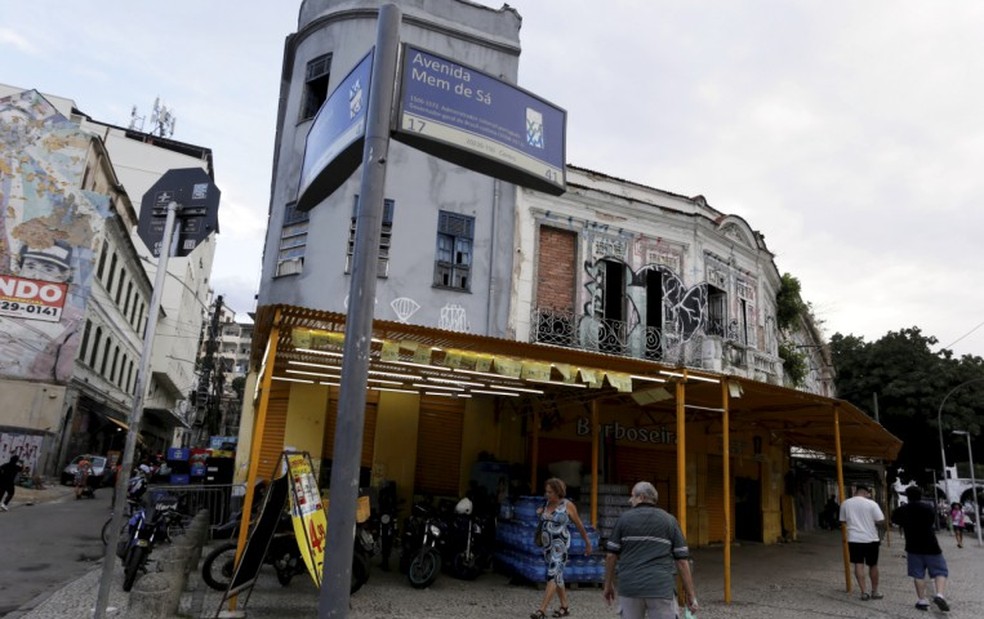 Imóvel onde funcionava a Pizzaria Guanabara, na Lapa, hoje é depósito de bebidas — Foto: Marcelo Theobald/Agência O Globo