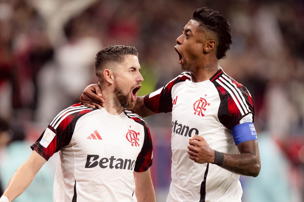With a penalty, Jorginho scored Flamengo's goal in the 1-1 draw against PSG in regulation time — Photo: Adriano Fontes/Flamengo