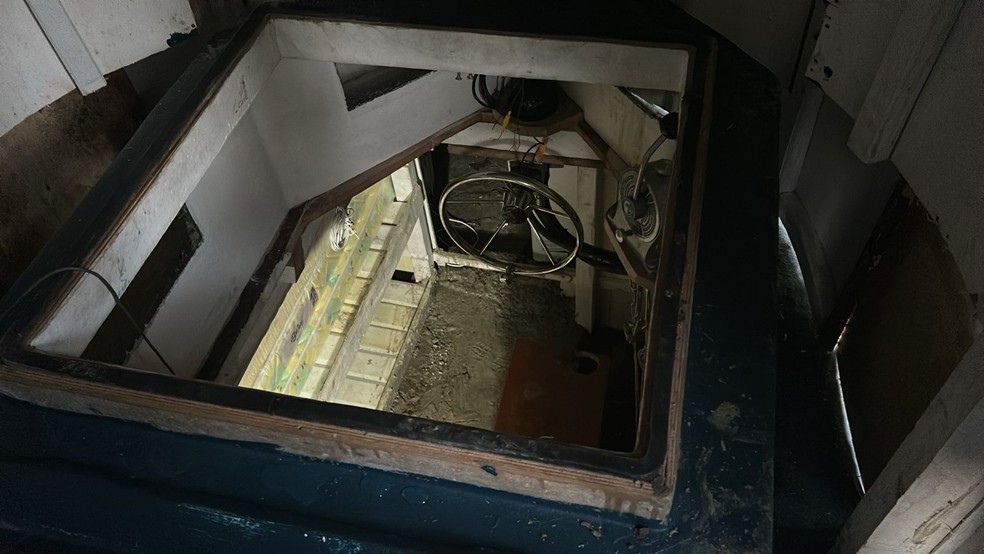 Interior do narcosubmarino — Foto: Divulgação/FAB