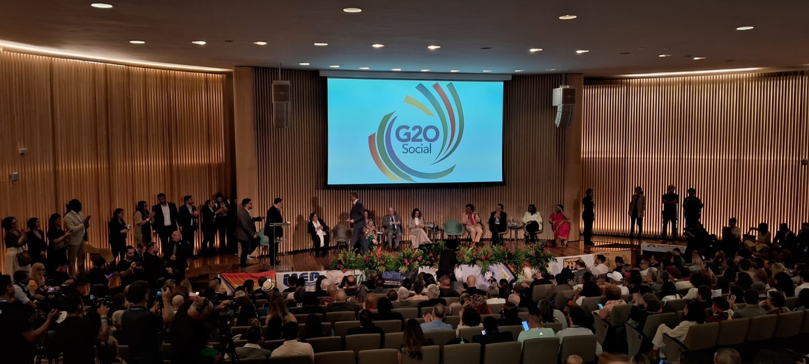 G20 social opening plagued by delays and entry confusion