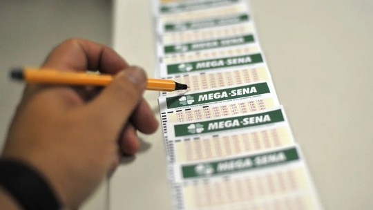 Loterias 2023: brasileiros deixaram de resgatar quase uma Mega da Virada em prêmios; entenda