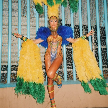 Sabrina Sato, do 'BBB 3', é rainha de bateria da Unidos de Vila Isabel — Foto: Reprodução/Instagram