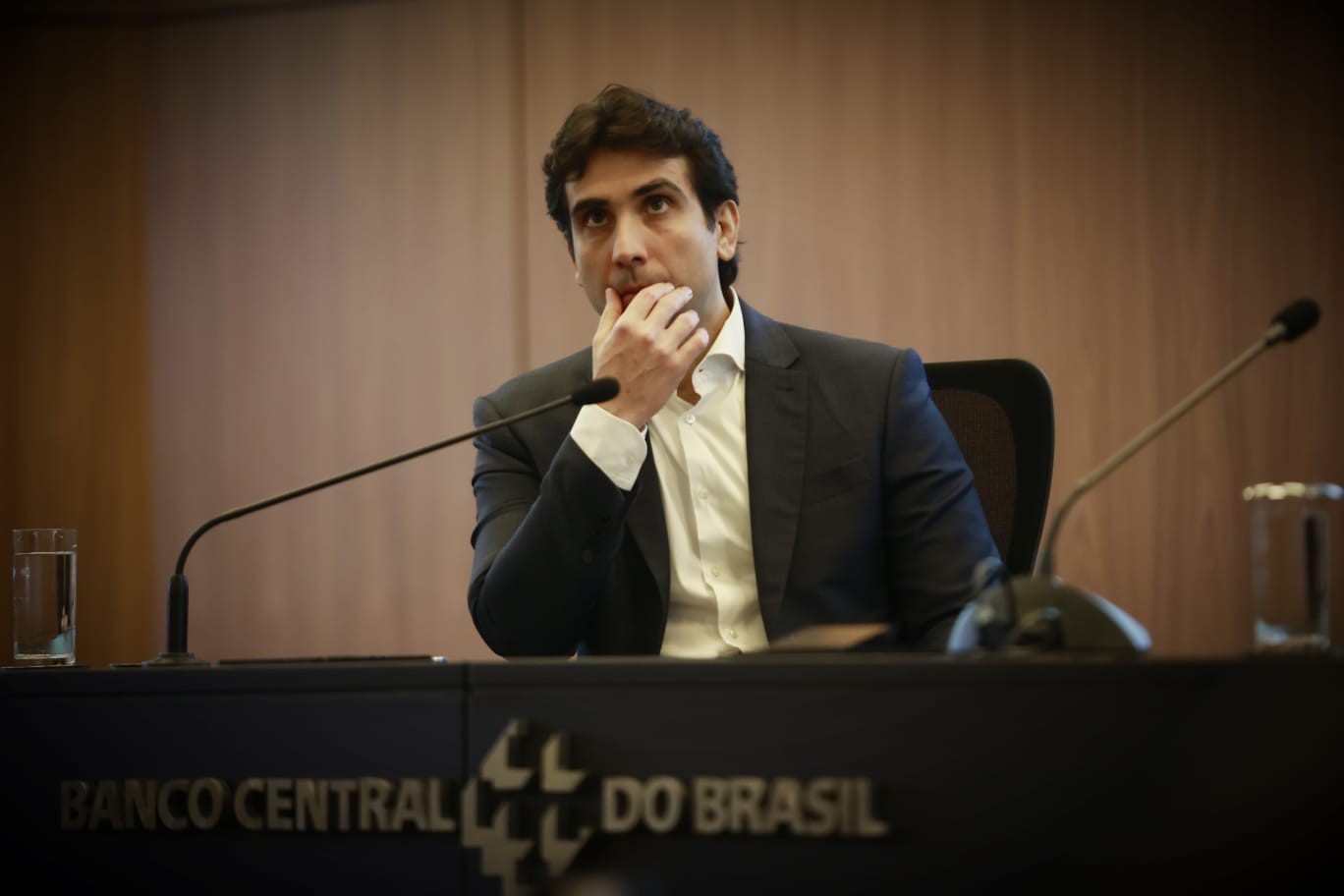 Galípolo diz ter receio de que mudanças nas regras provoquem distorção na finalidade do FGC, após projeto ampliar cobertura
