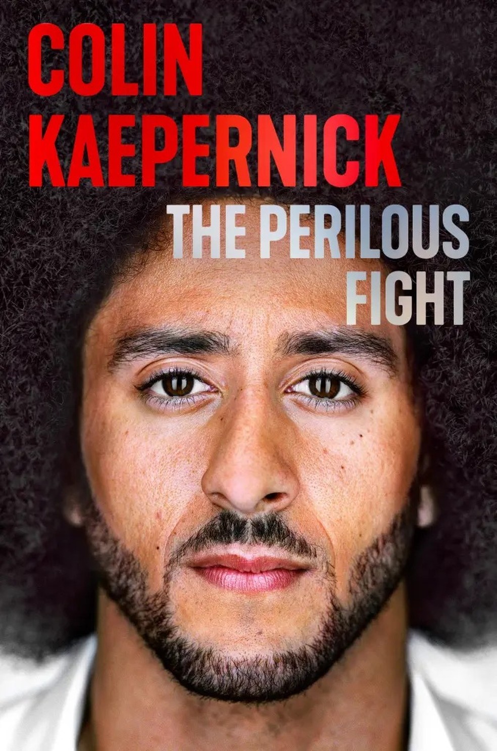 Aos 38 anos, Colin Kaepernick publica o livro "The Perilous Fight", obra que é em parte autobiografia e em parte manifesto político — Foto: Reprodução