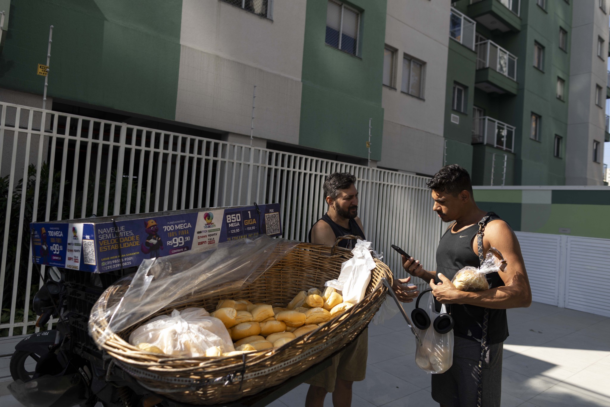 Nasce um bairro: moradores contam como tem sido desbravar a Zona Portuária do Rio - QTU Questões do Universo