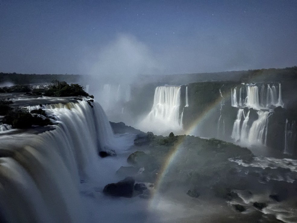Arco-íris lunar em Foz do Iguaçu: foto feita de iPhone — Foto: Joana Dale