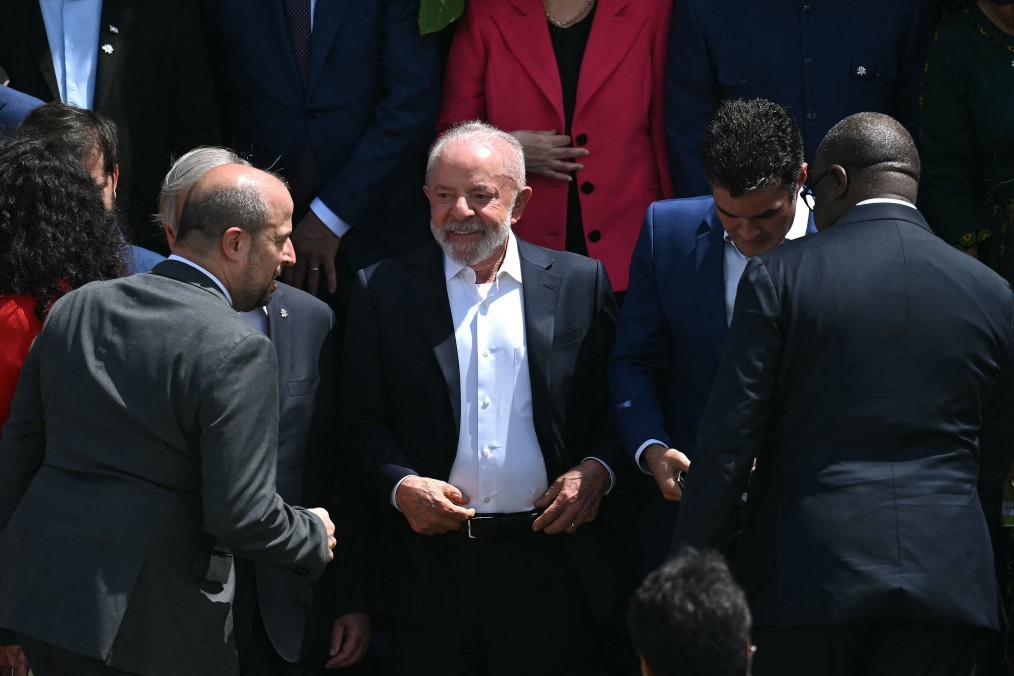 President Luiz Inacio Lula da Silva during a family photo at the COP30 Leaders' Summit in Belem — Photo: Mauro PIMENTEL / AFP