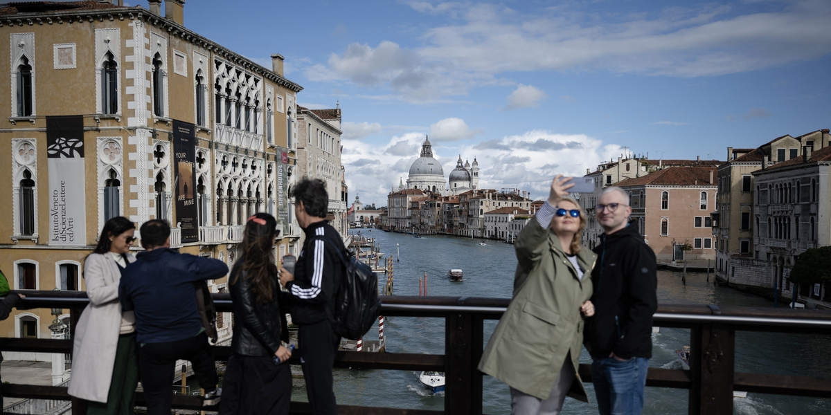 Veneza limita turismo a grupos de 25 pessoas e proíbe uso de alto-falantes na cidade