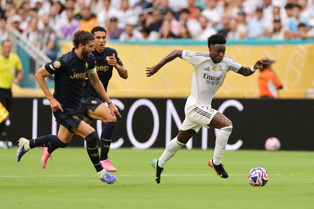 Vinicius Junior em ação no Mundial de Clubes — Foto: Michael Reaves/Getty Images/AFP