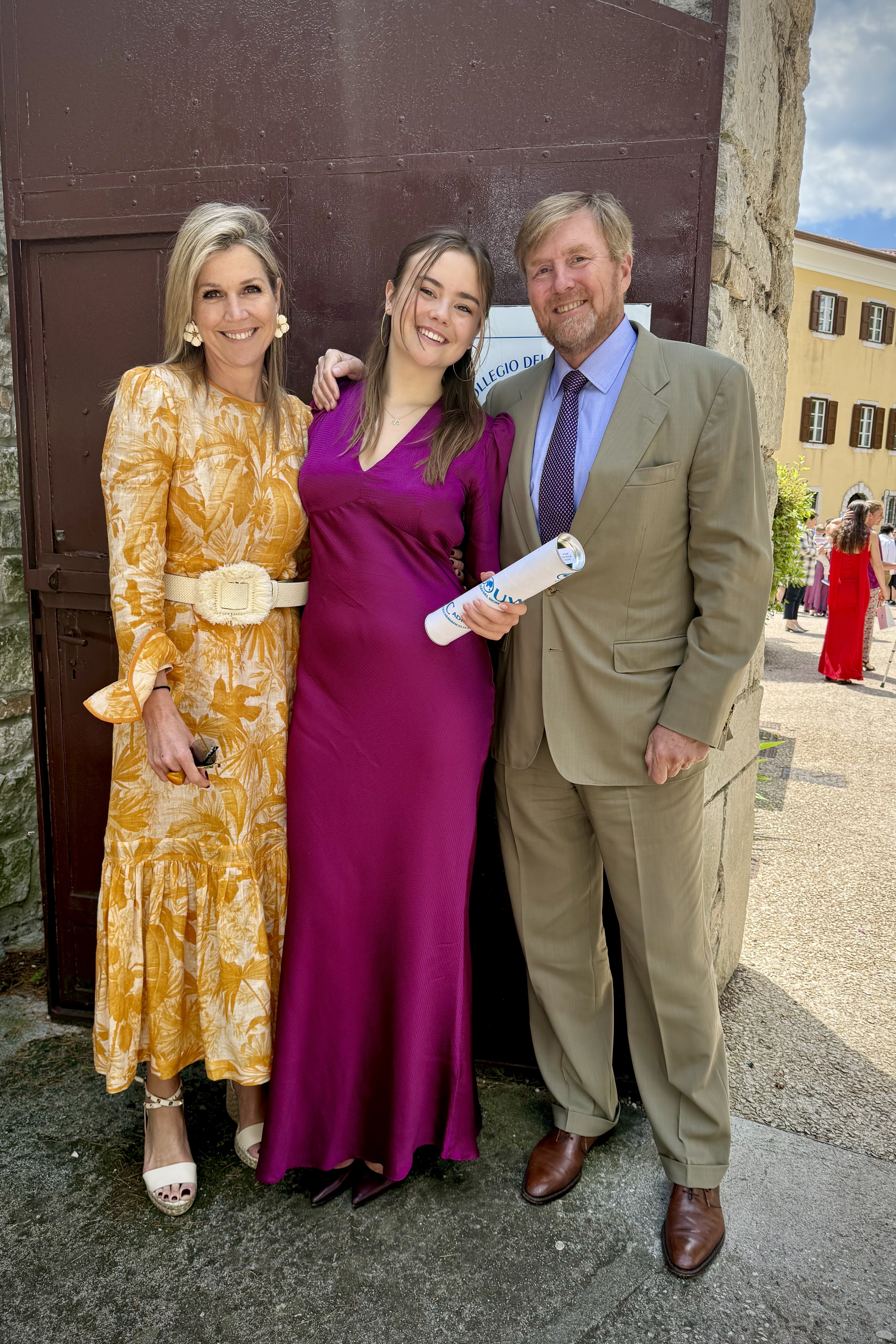 Rei, rainha e princesa farão 'maratona' de Copa para acompanhar Holanda e Curaçao no mesmo dia